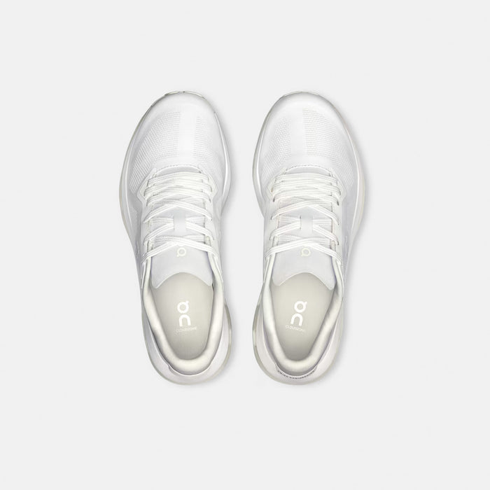On W'S CLOUDZONE, White