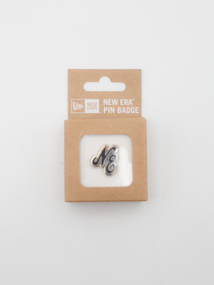 Pin New Era "NE" Silver